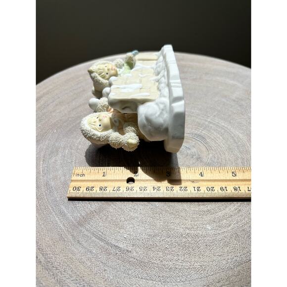 Winter Kinder Babies Making Snowballs Bisque Porcelain Figurines - Picture 4 of 4